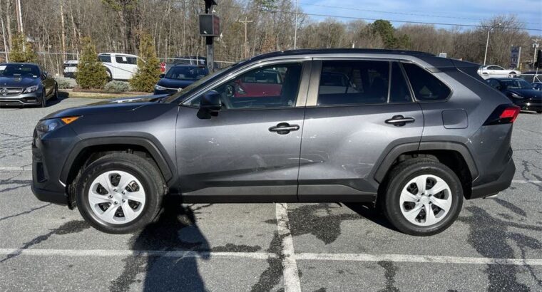 2019 Toyota RAV4 LE FWD