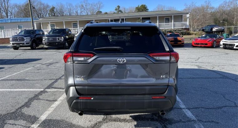 2019 Toyota RAV4 LE FWD