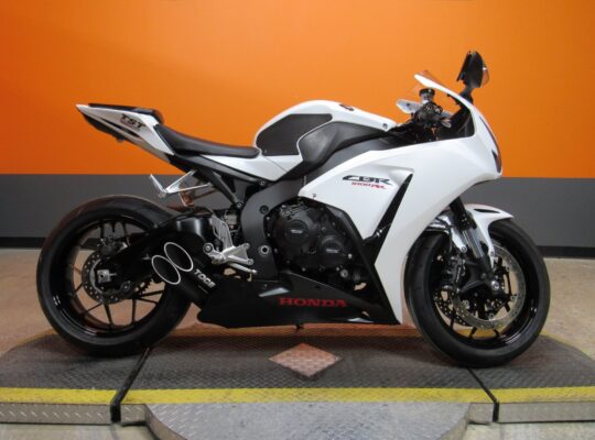 2014 HONDA CBR1000RR 22