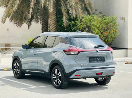 Nissan Kicks 2024 gcc spec Silver