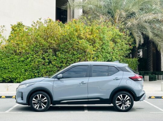 Nissan Kicks 2024 gcc spec Silver