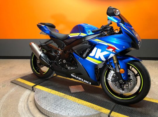 2017 SUZUKI GSX-R750 b