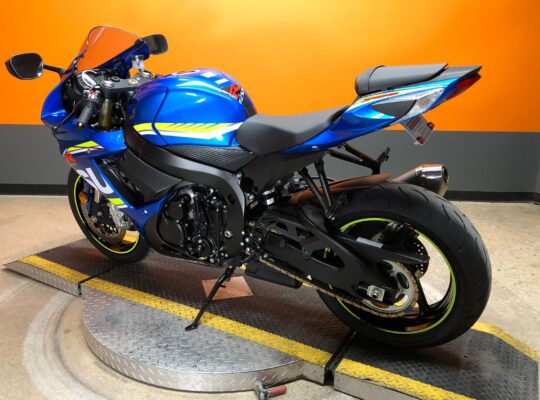 2017 SUZUKI GSX-R750 b