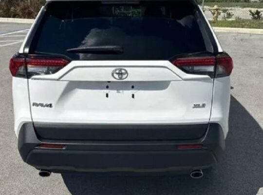 Toyota RAV4 2022 XLE