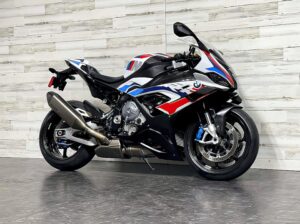 2021BMW M1000RR…..contact me on whatsapp: +971563148402