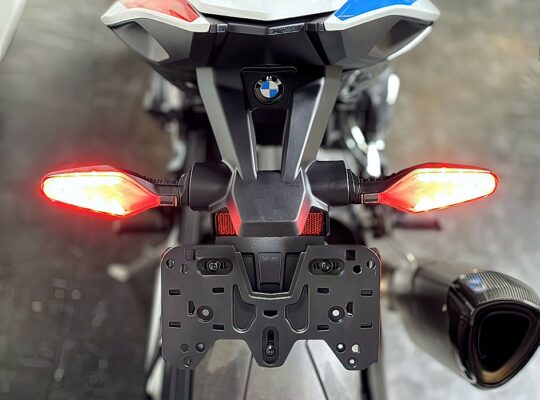 2021BMW M1000RR…..contact me on whatsapp: +971563148402