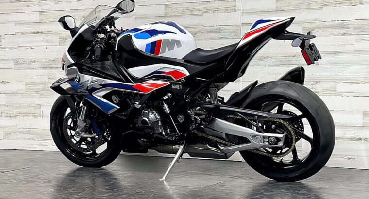 2021BMW M1000RR…..contact me on whatsapp: +971563148402